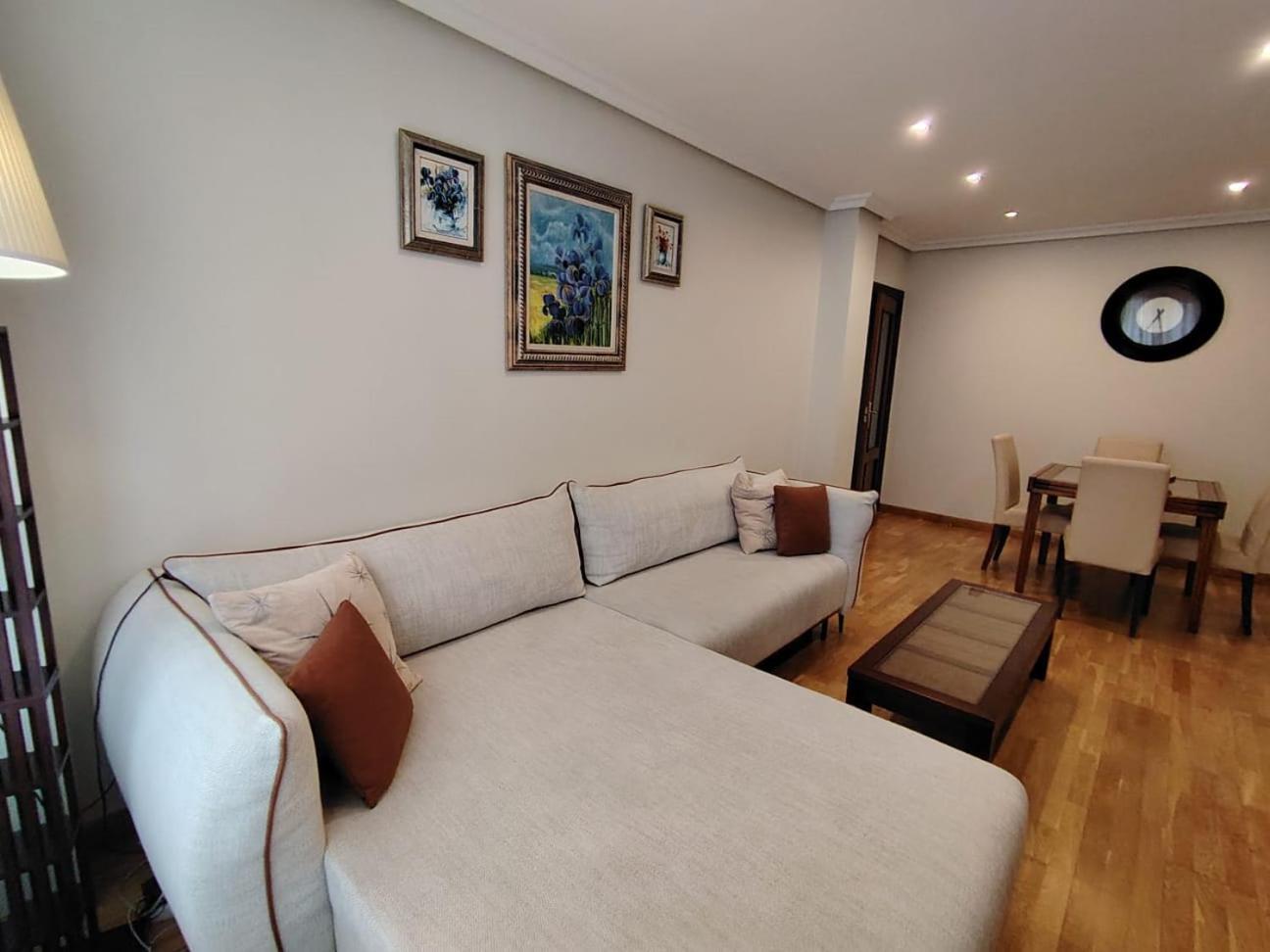 Apartmán Avello Oviedo Con Parking Exteriér fotografie